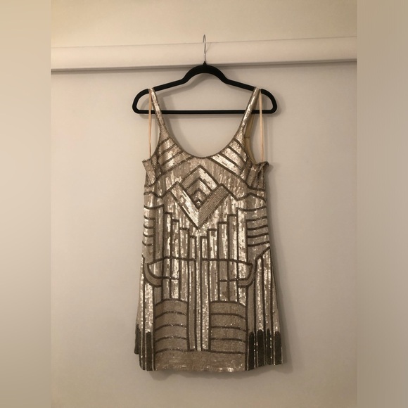 Stunning Parker sequin and beaded dress - Picture 6 of 10